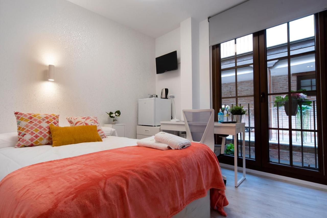 Vizcainos Home Away เซโกเวีย ภายนอก รูปภาพ