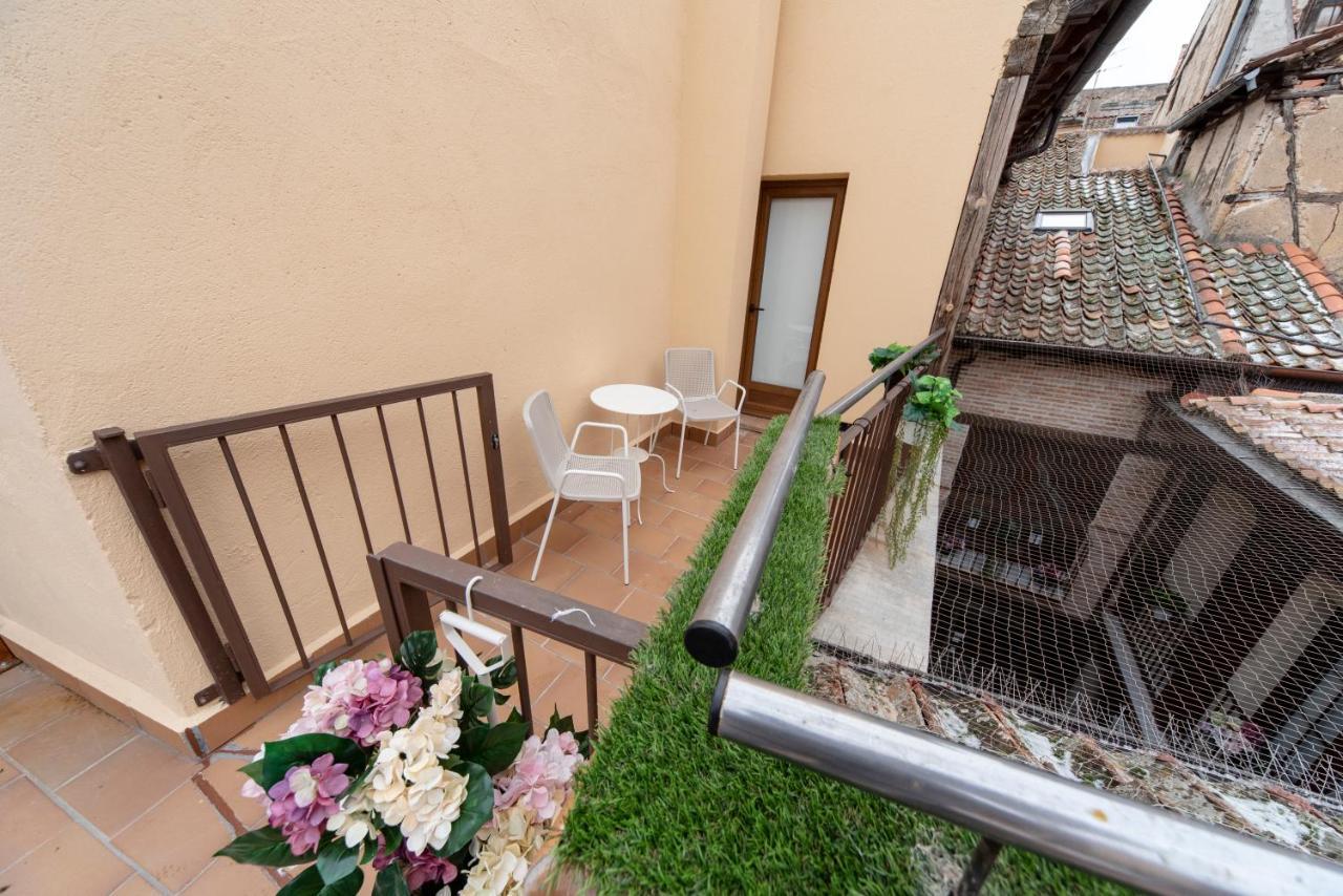 Vizcainos Home Away เซโกเวีย ภายนอก รูปภาพ