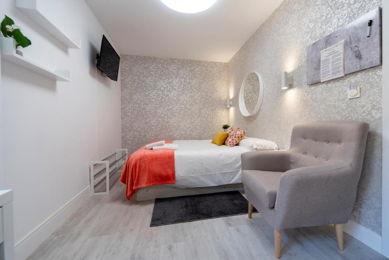 Vizcainos Home Away เซโกเวีย ภายนอก รูปภาพ